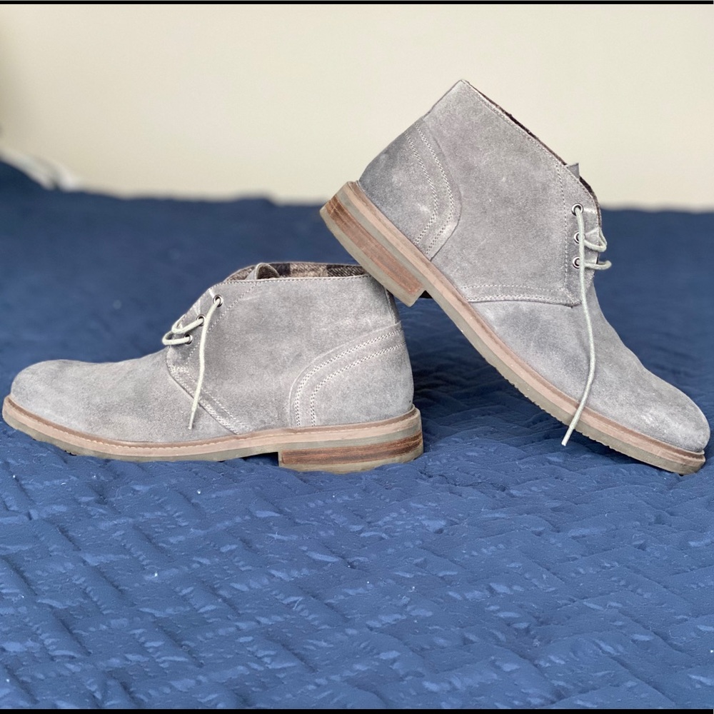 Chukka boots